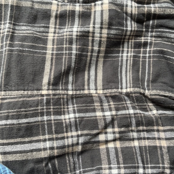 Plaid shirts - Picture 2 of 4